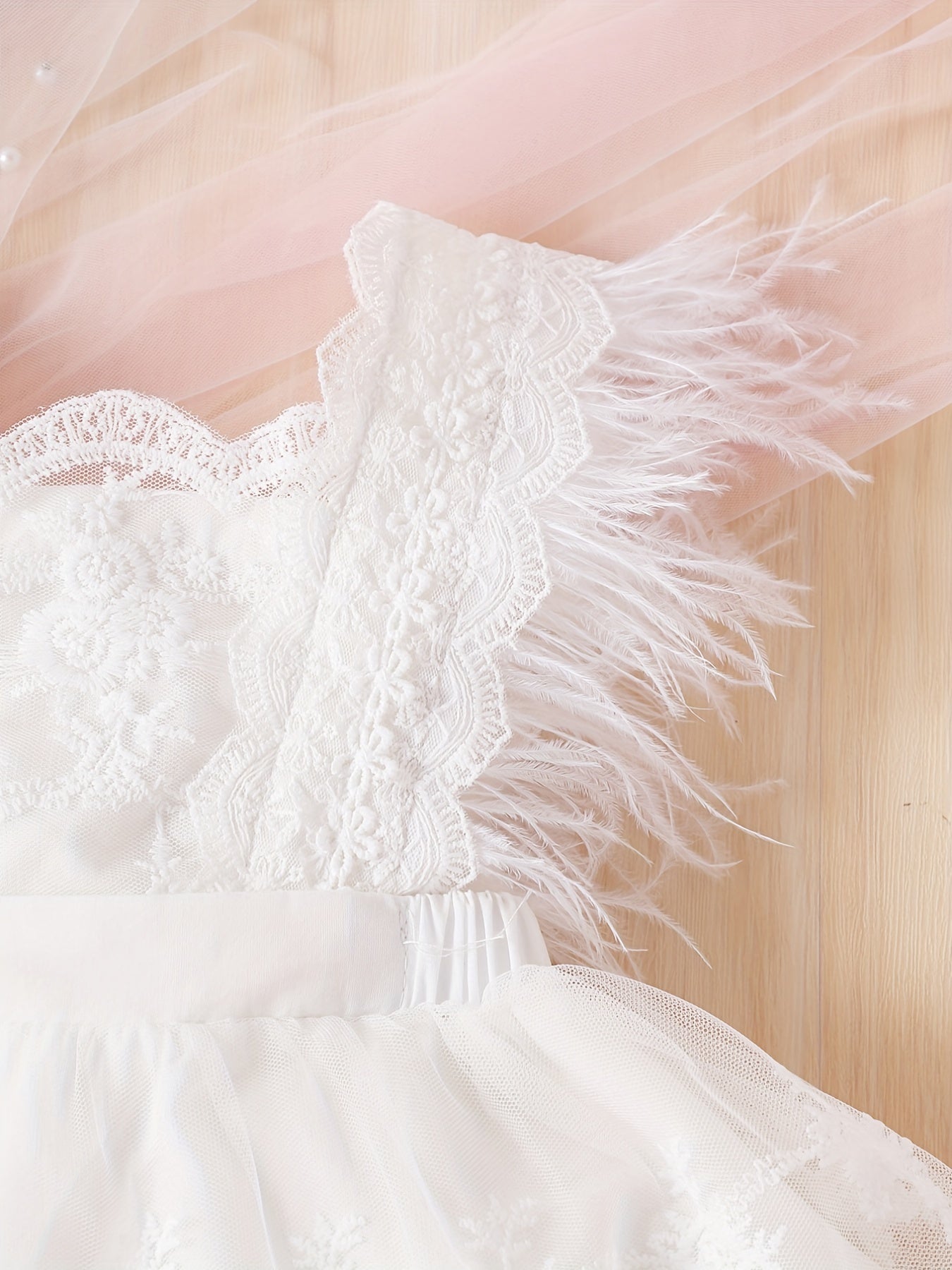 Girls' Summer Sleeveless Lace Dress with Floral Embroidery & Tulle Skirt - Knee-Length Princess Dress, White with Pink & Blue Roses, Elegant Bow Detail, Perfect for Weddings & Special Occasions, Princess Dress for Girls, Wedd