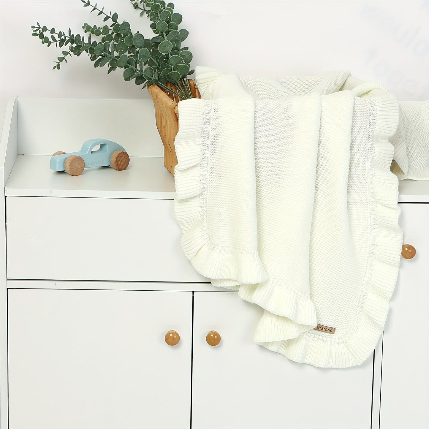 Ultra-Soft Acrylic Knitted Baby Swaddle Blanket - White with Ruffled Edges & Delicate Trim, Hypoallergenic Nursery & Travel Essential for Infants, Baby Blanket, Scalloped Edge Design, Soft Texture