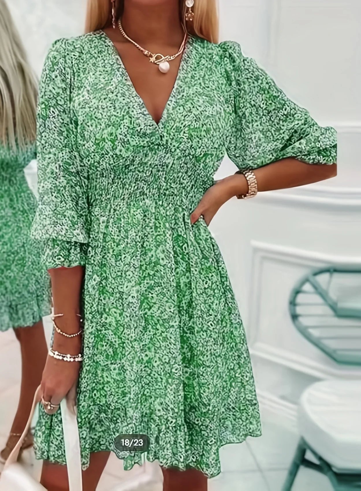 Women's small floral printed V-neck dress, elastic waist design, bohemian fashion casual dress, suitable for daily wear in sprin