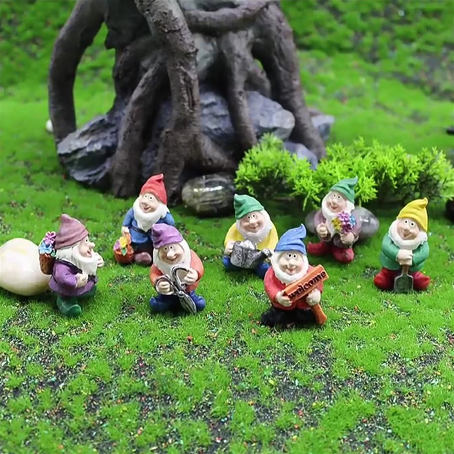 Resin Christmas Gnome Statue Festive Outdoor Sculpture Decor for Garden Lawn Yard Holiday Art Craft Ornament