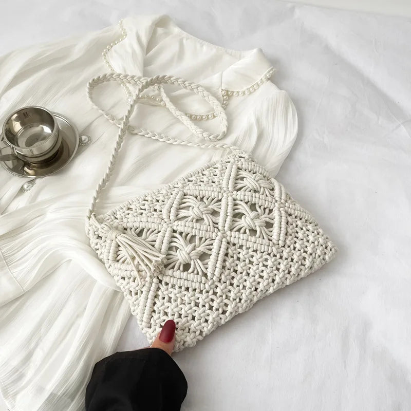 Women Summer Straw Messenger Bag Hollow Out Woven Fashion Shoulder Bag Beach Tassel Designer Crossbody Travel Bag bolsa feminina