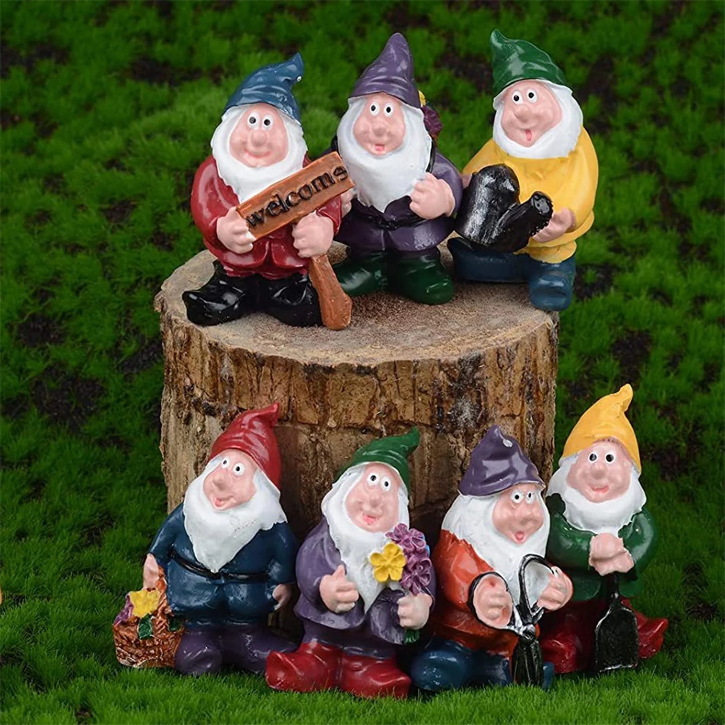 Resin Christmas Gnome Statue Festive Outdoor Sculpture Decor for Garden Lawn Yard Holiday Art Craft Ornament