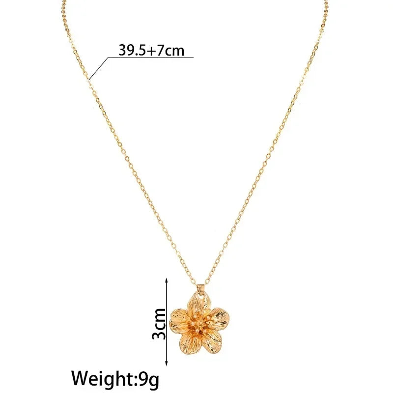 Golden Dopamine Style Flower Pendant Necklace for Women 2025 New Trend Wrinkled Choker Wedding Gifts Accessories