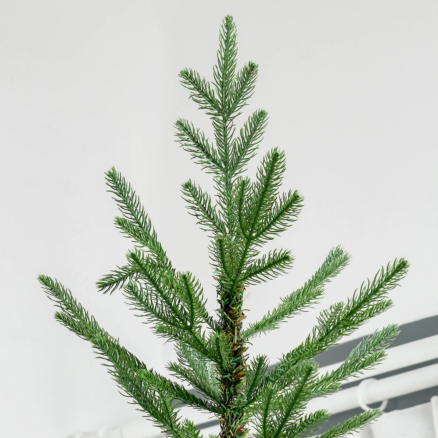 9' Artificial Christmas Tree with Realistic Branch Tips, Auto Open for Party