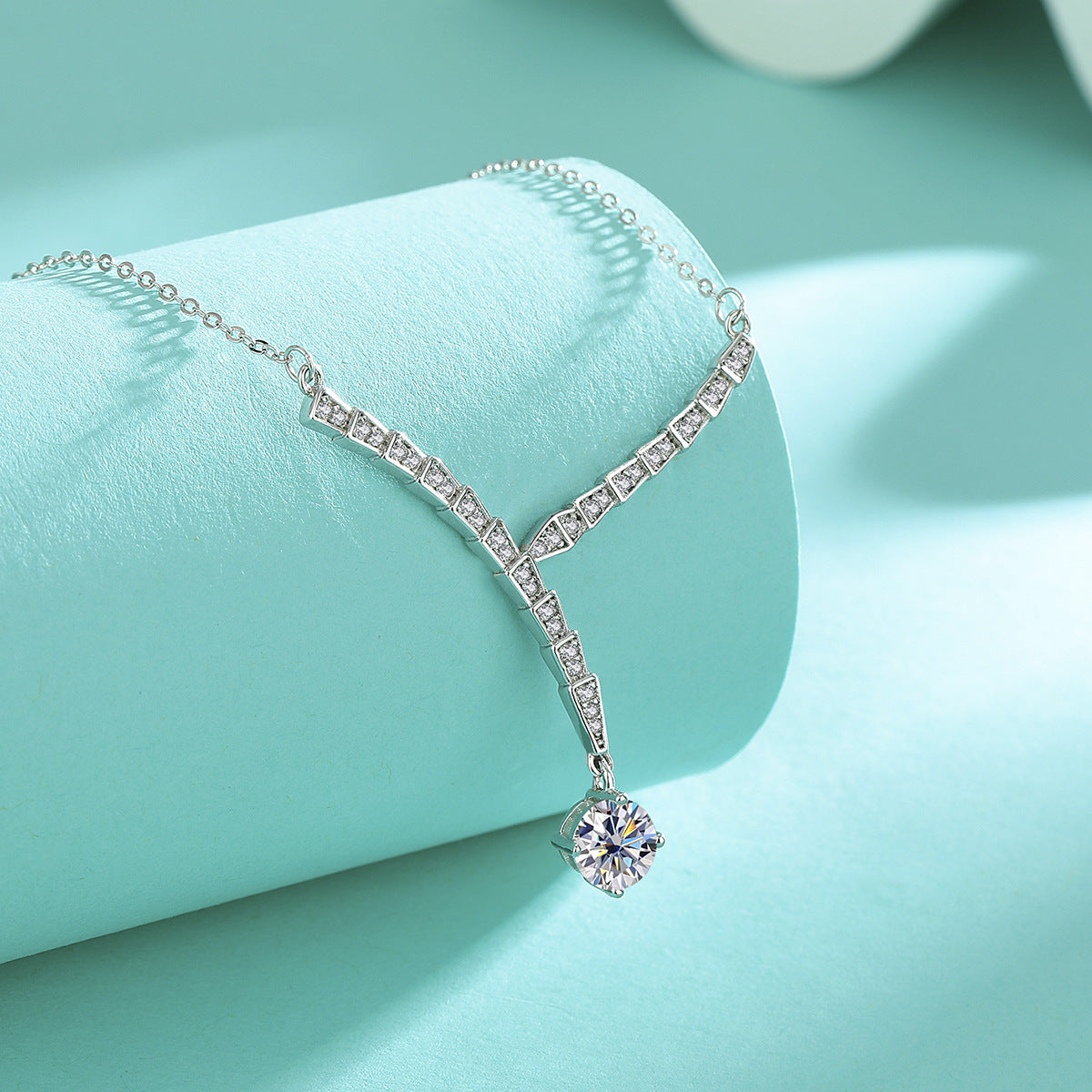 A 925 silvery 1 carat Moissanite 14K Golden plated V-shaped necklace, a versatile snake couple pendant necklace and clavicle chain, suitable for daily wear and Christmas, Halloween, Valentine's Day, birthday and New Year gift