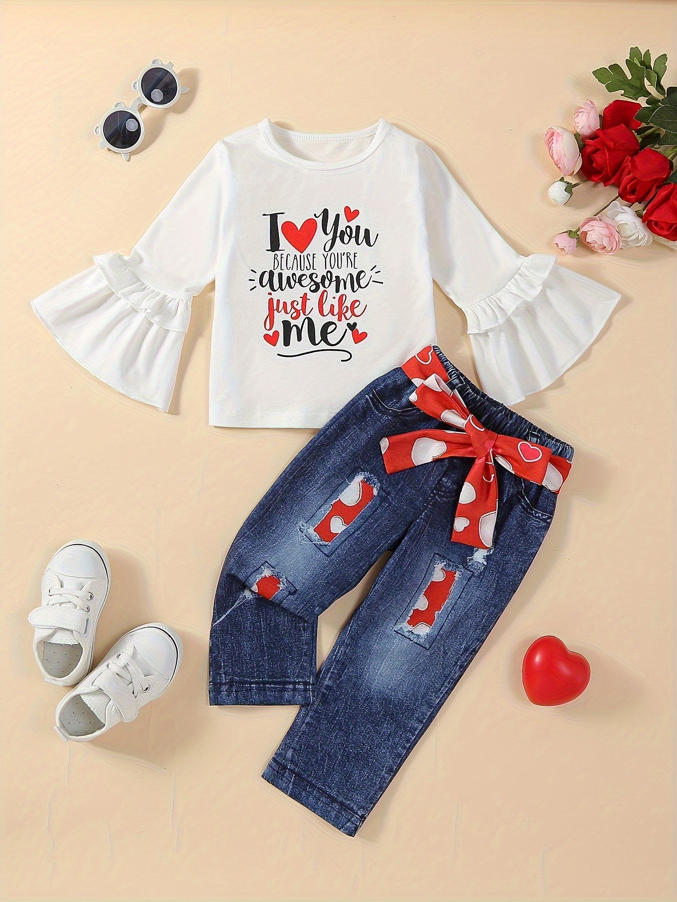 Girls' Spring and Autumn Fashion Set Girls' Flared Long Sleeve Letter Love T-Shirt Top Anti-Denim Pants Set with Belt, Perfect for Outdoor