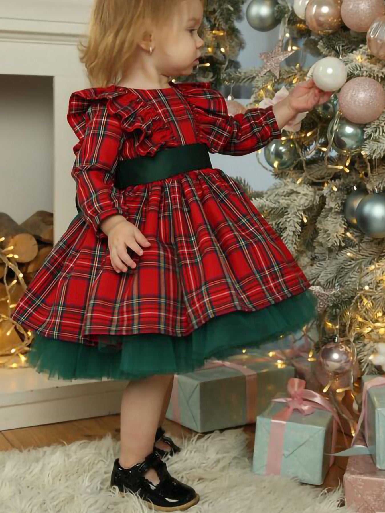 Girls' Elegant Plaid Christmas Dress with Ruffled Neckline & Long Sleeve - Red/Green Tartan Pattern, Mesh Patchwork Skirt, Round Neck Winter Outfit for Holiday Parties, Christmas Pageant & Special Occasions - Cozy Warm One-Pi