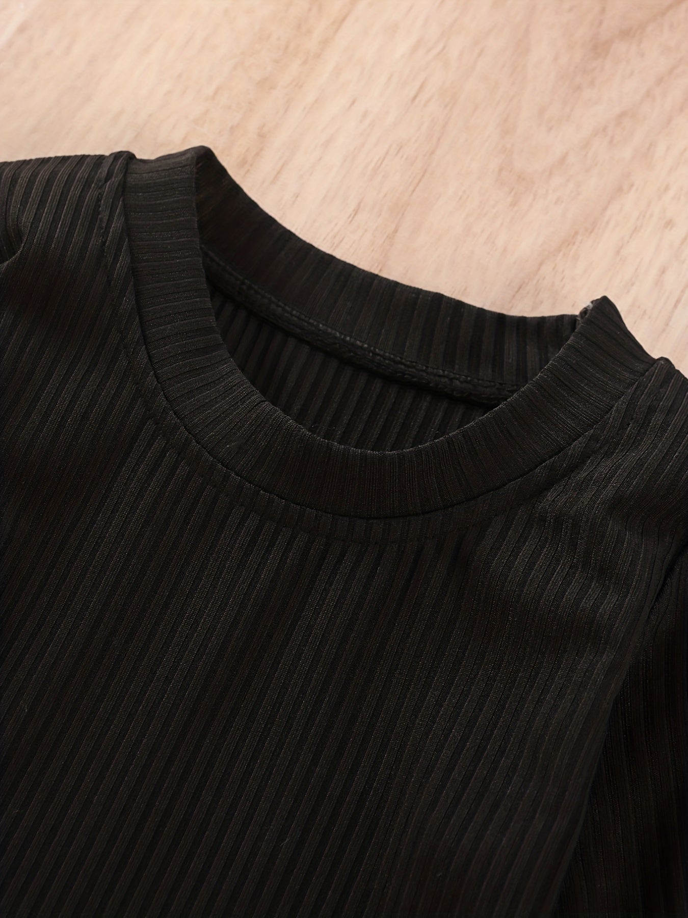 Ribbed Knit Top with Plaid Suspender Skirt Set, Kids Halloween Christmas Party Outfit, Bell Sleeve And Bow Detail