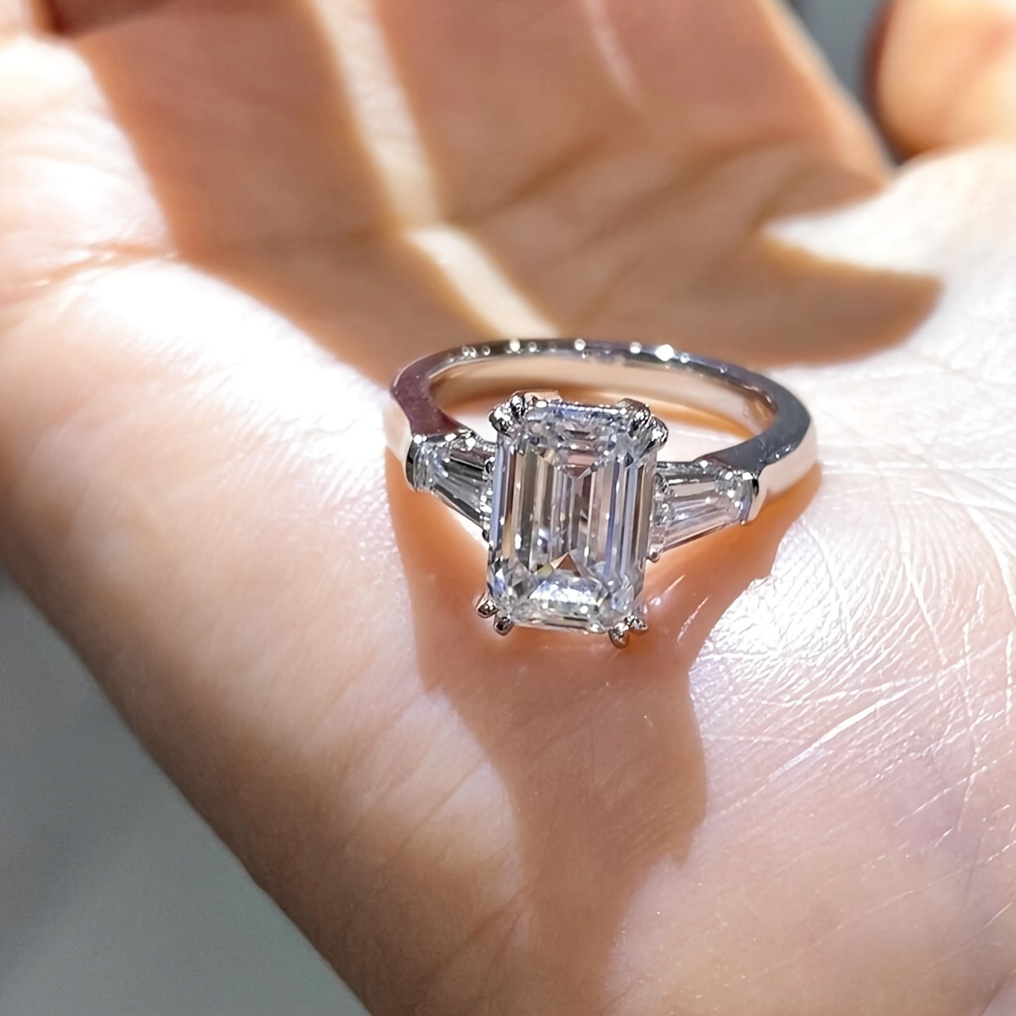 Moissanite S925 Premier League Silvery Ring, 8*10mm 4 Quart Square Diamond Ring, Luxurious Elegant and Beautiful Jewelry, Proposal Ring with Gift Box, as a Gift for Your Mother, for Her, Birthday, perfect for Wedding and Anni