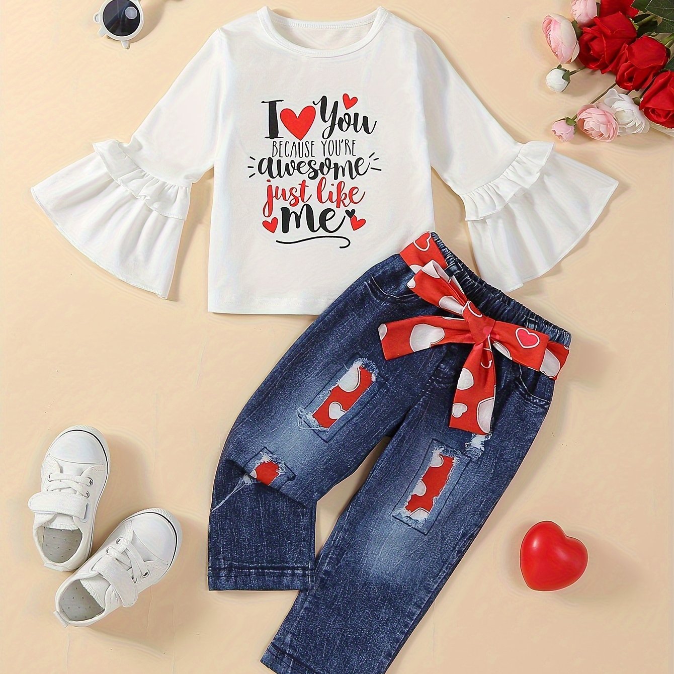 Girls' Spring and Autumn Fashion Set Girls' Flared Long Sleeve Letter Love T-Shirt Top Anti-Denim Pants Set with Belt, Perfect for Outdoor