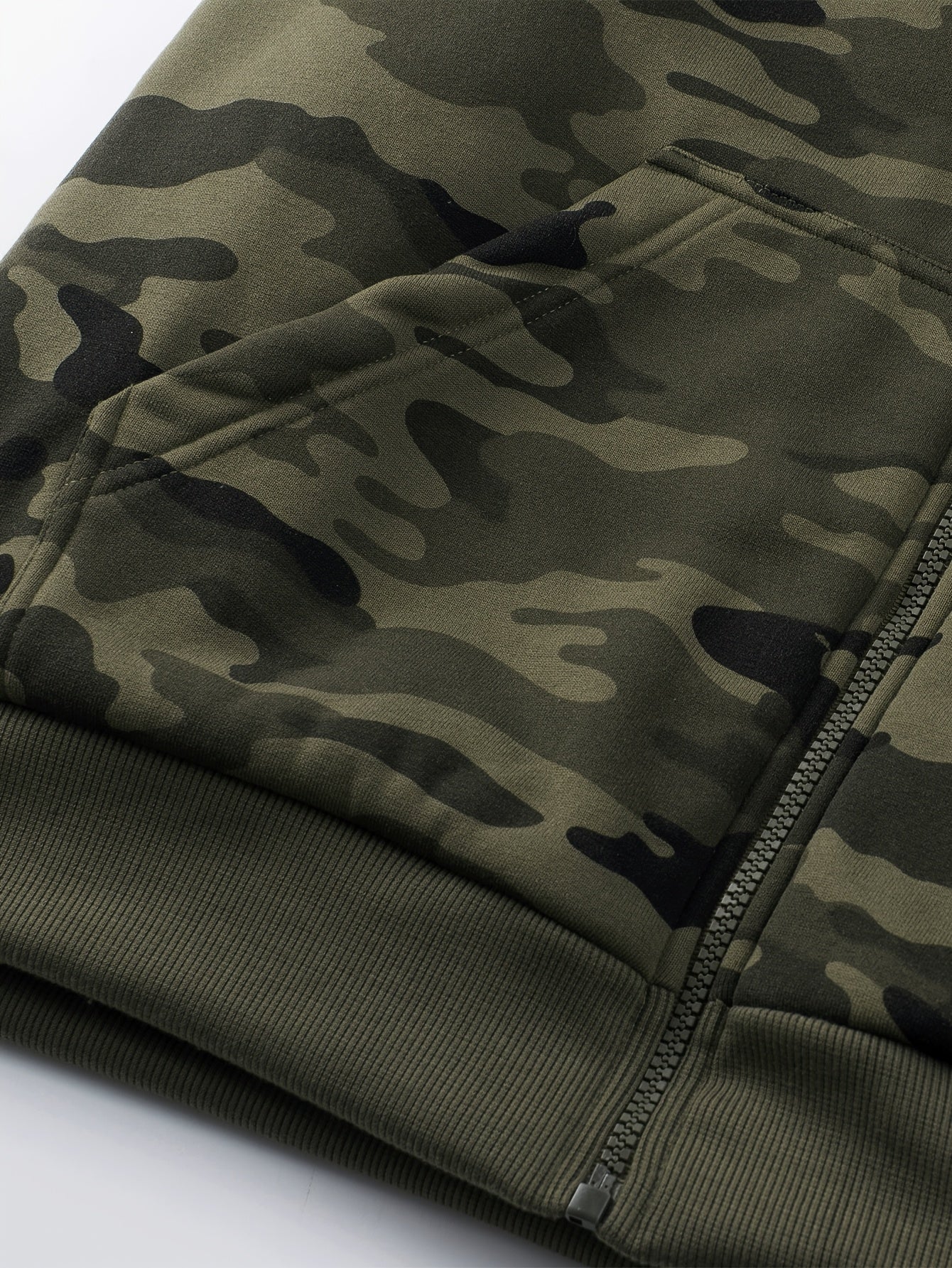 Men'S Outdoor Sports Hoodie in Camouflage, Soft And Warm - Hooded Sweatshirt Featuring a Kangaroo Pocket