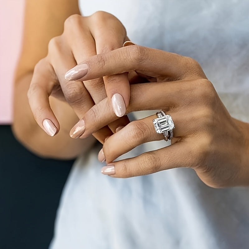 Moissanite S925 Premier League Silvery Ring, 8*10mm 4 Quart Square Diamond Ring, Luxurious Elegant and Beautiful Jewelry, Proposal Ring with Gift Box, as a Gift for Your Mother, for Her, Birthday, perfect for Wedding and Anni