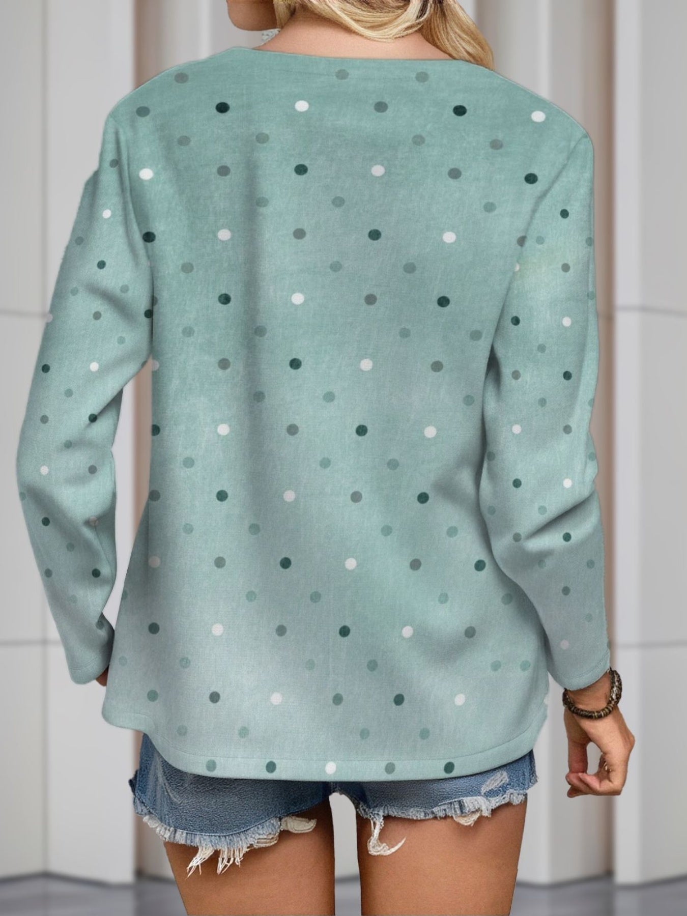 Plus Size - Breathable V-Neck Long Sleeve Floral Shirt | Casual Elegance, All-Season Comfort, Oversized Fit, Medium Stretch Fabric, Pullover Style