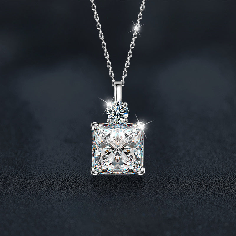 S925 Silvery 1, 5 Carat Princess Square Moissanite Necklace Clavicle Chain, Suitable for Daily Wear, Party, Gift, Date, Valentine'S Day Gift for Women, New Year Gift Jewelry, with Gift Box About 3G