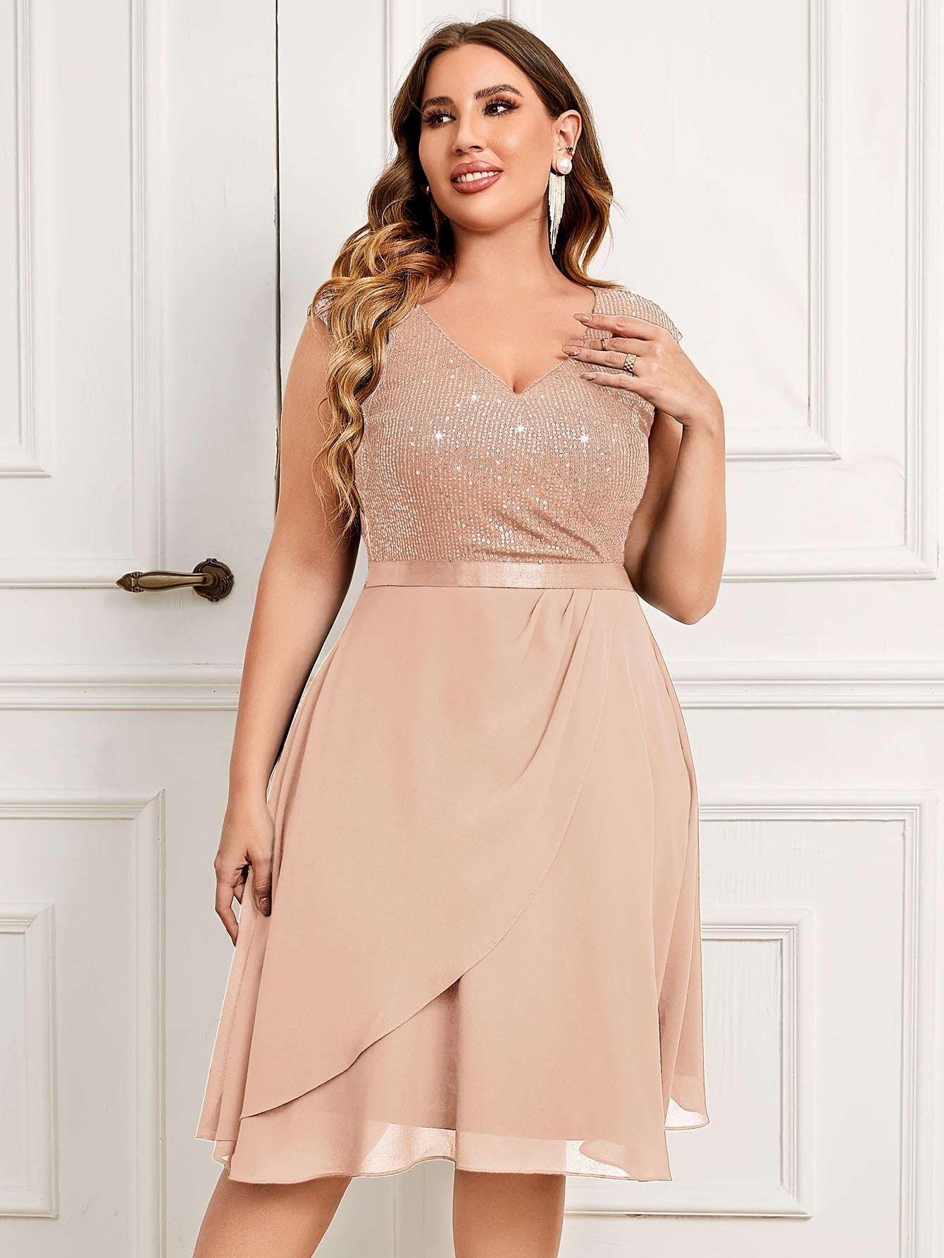 Plus Size - P82012 Elegant Plus Size Women'S Sequin Bridesmaid Dress, V-Neck Sleeveless, Waist Cinching With Ruffle Chiffon Knee-Length Hem, Perfect For Weddings, Evenings, Parties