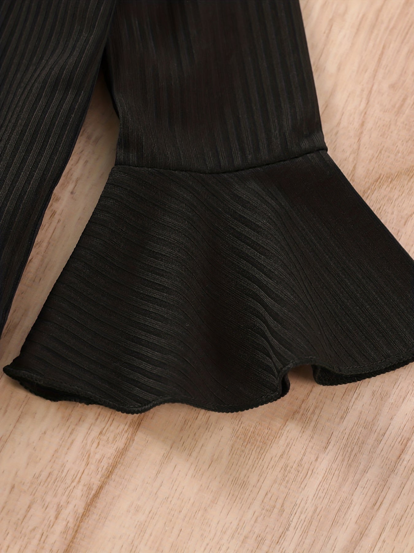 Ribbed Knit Top with Plaid Suspender Skirt Set, Kids Halloween Christmas Party Outfit, Bell Sleeve And Bow Detail