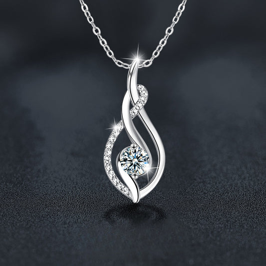 S925 silvery 0.5 carat four-claw round Moissanite classic fashion elegant versatile high-quality Women's pendant necklace clavicle chain, suitable for daily wear and wedding wear, suitable for Valentine's Day and New Year gif