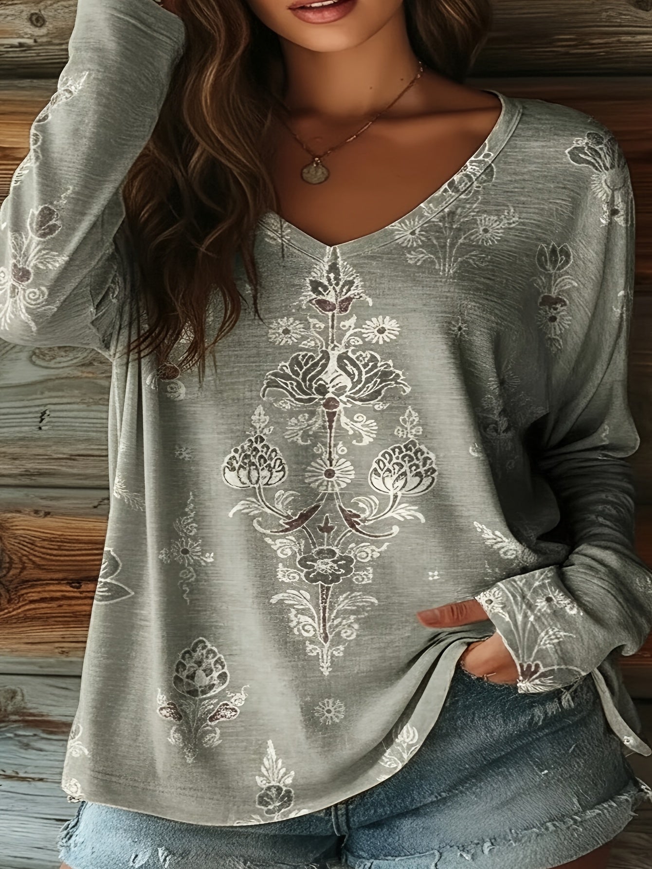 Plus Size, Autumn And Winter Bohemian All-over Printed Retro Casual Versatile Daily V-neck Slim Long-sleeved Plus Size Women's T-shirt Top