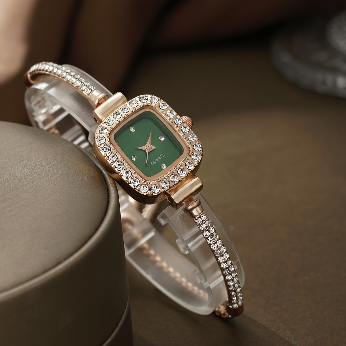 New Exquisite Ladies' Wristwatch Bracelet Strap Design With Fashionable Decoration