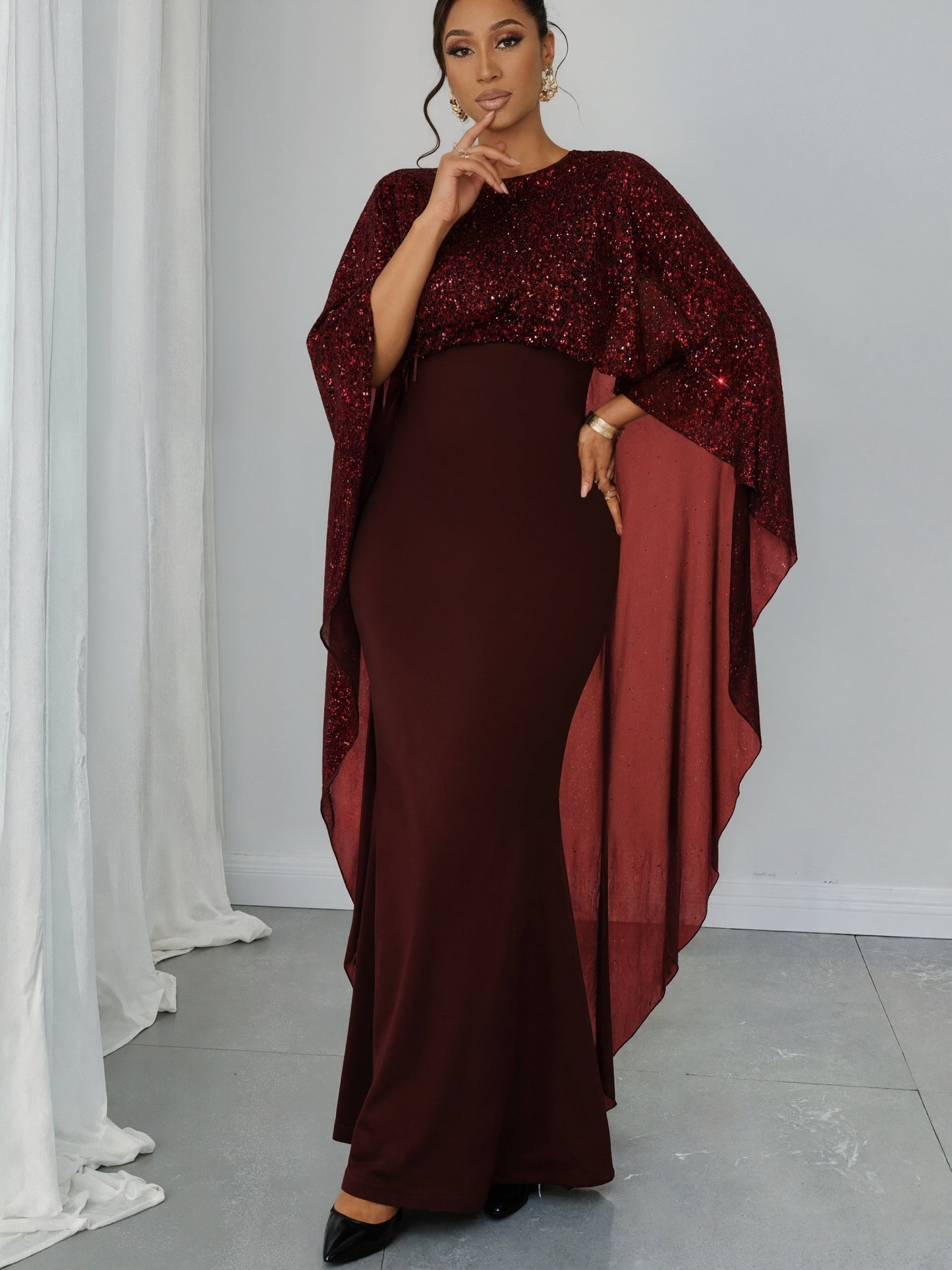 Plus Size - Plus Size - Women'S Elegant Dress with Star-Speckled Cape Sleeves - Stretchy Summer Party & Formal Attire, Plus Size Fitted Top & Flowy Skirt, Machine Washable, Elegant Outfit | Flowy Skirt Gown | Sleek Black Dres