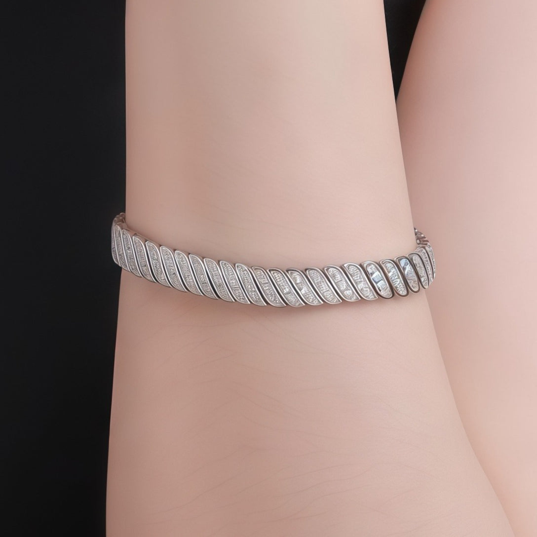 21.0g Full Moissanite Snake Shaped Bracelet, D Color VVS1 Round Cut, 925 Sterling Silver Luxurious Temperament Style Bracelet, Elegant Fashionable Jewelry for Proposal Engagement Wedding, Perfect Christmas Halloween Gifts for