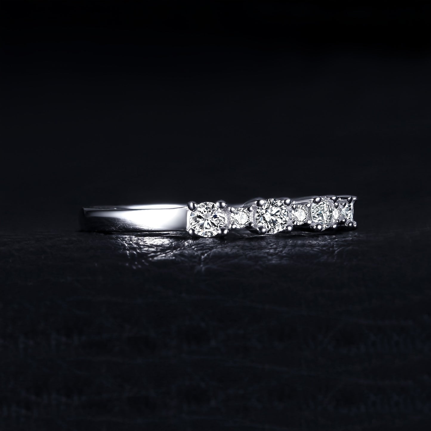 1pc 925 Sterling Silver Simple And Elegant Round Cut Cubic Zirconia Silvery Wedding Engagement Ring For Women Promise Love Engagement Bridal Band Ring