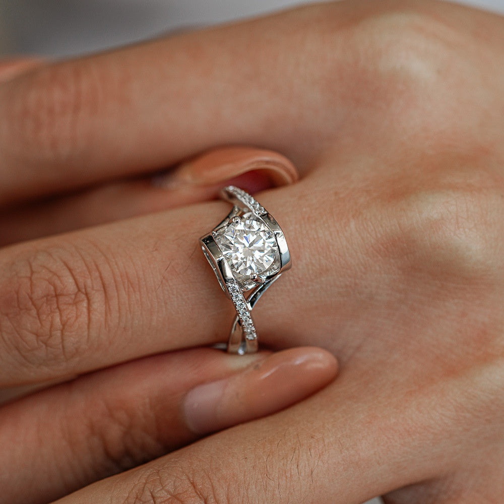 1CT D-Color Moissanite Ring, S925 Silver Minimalist Promise Ring, April Birthstone, Women'S Premium Jewelry, Suitable for Proposals, Engagements, Weddings, Banquets, Birthdays, Celebrations, Anniversaries, Valentine'S Day, Gi