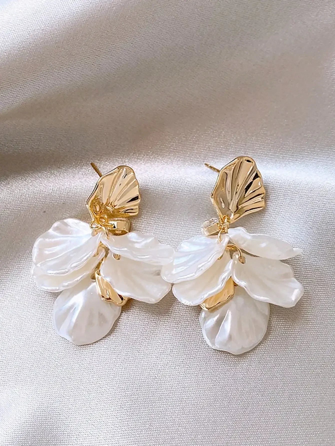 1pair Sweet High-Grade Delicate Petal & Flower Design Fashionable Daily Earrings For Elegant Women Valentines,Mom,Mother