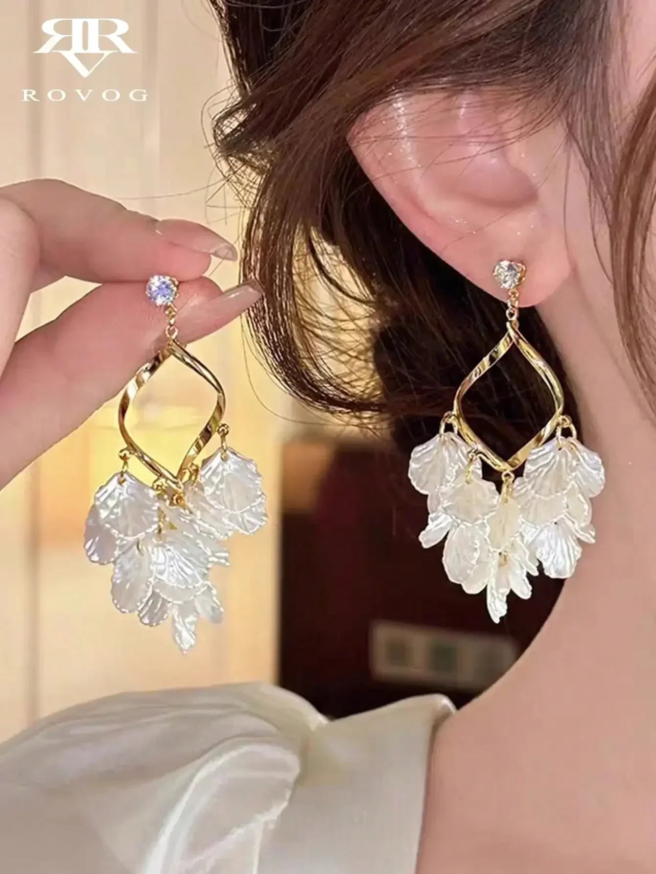 1pair Sweet High-Grade Delicate Petal & Flower Design Fashionable Daily Earrings For Elegant Women Valentines,Mom,Mother