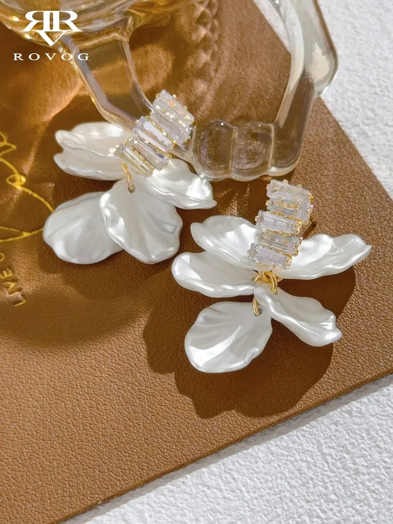 1pair Sweet High-Grade Delicate Petal & Flower Design Fashionable Daily Earrings For Elegant Women Valentines,Mom,Mother