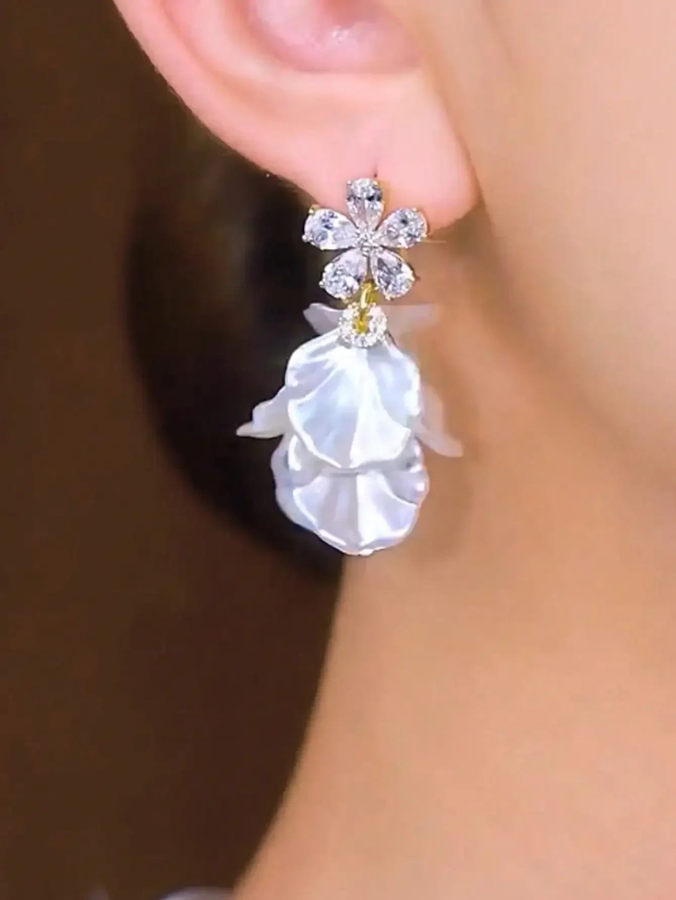 1pair Sweet High-Grade Delicate Petal & Flower Design Fashionable Daily Earrings For Elegant Women Valentines,Mom,Mother