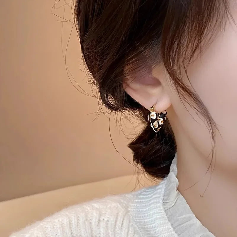 2025 Trendy Red Dripping Oil Heart Hoop Earrings For Women Girls Korean Elegant Love Circle Dangle Earrings Wedding Jewelry Gift