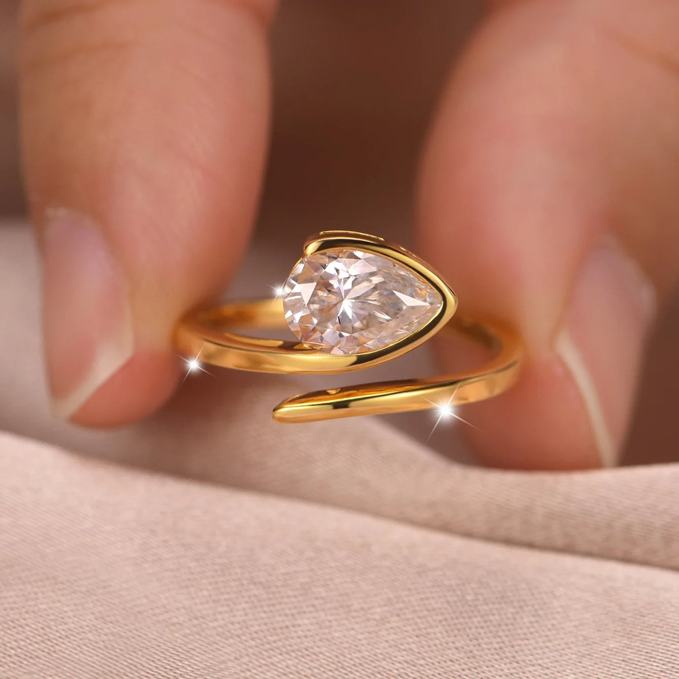 S925 Sterling Silver 1.5CT Pear Cut Moissanite Engagement Ring Fine Jewelry for Women 18K Gold Plated Plated