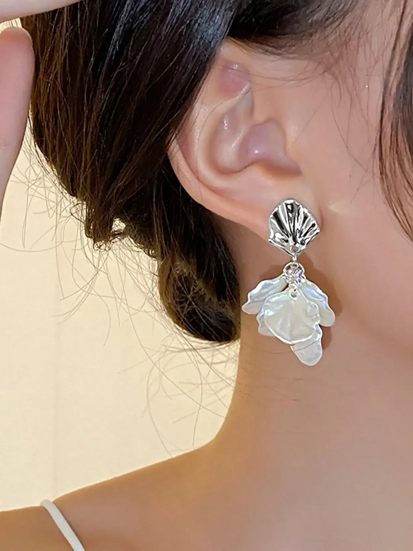 1pair Sweet High-Grade Delicate Petal & Flower Design Fashionable Daily Earrings For Elegant Women Valentines,Mom,Mother