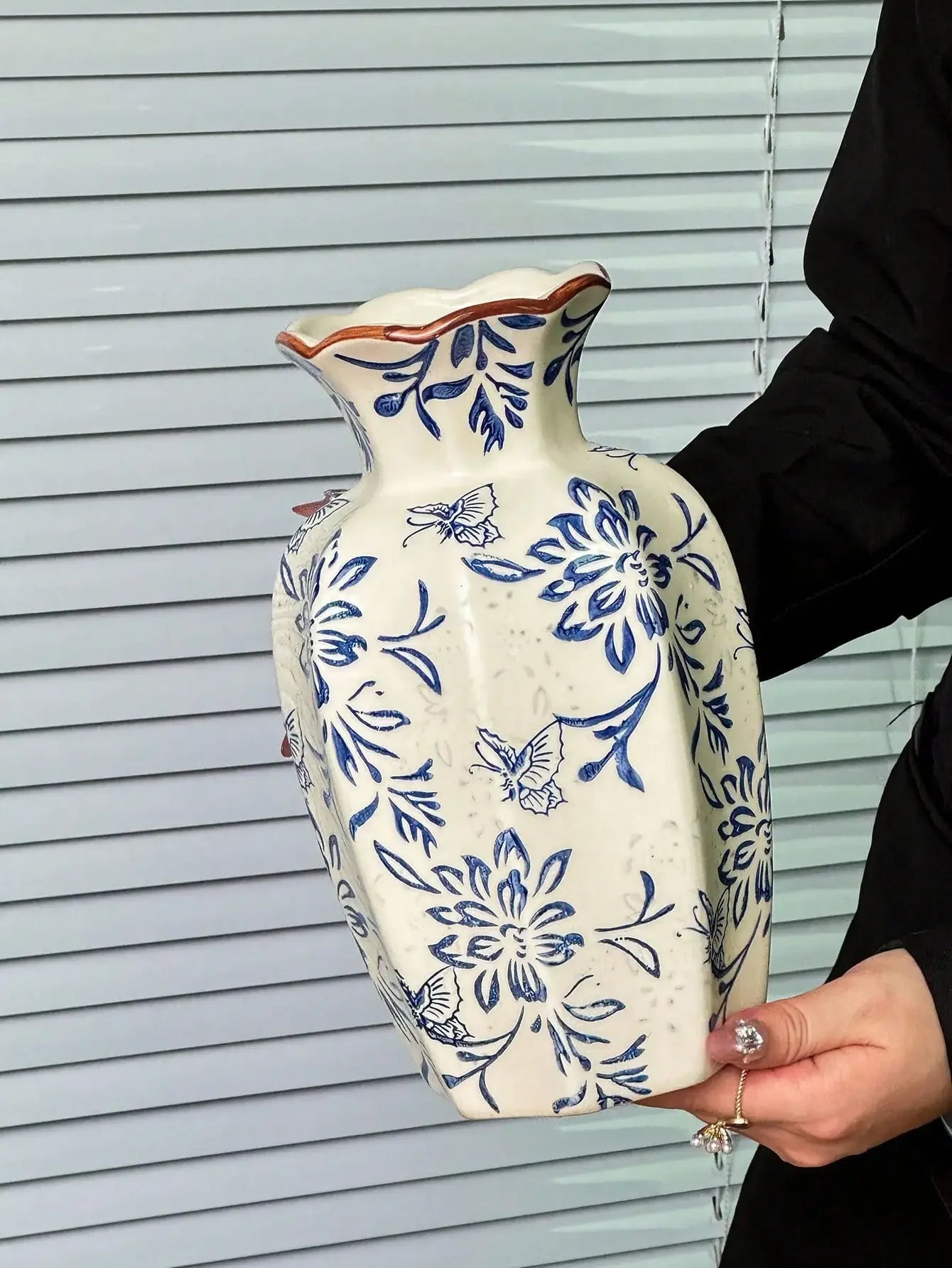 1 Pc Blue & White Porcelain Vase, New Chinese Retro Flower Vase, Living Room, Entrance, Office Floral Decor, Atmosphere Photogra