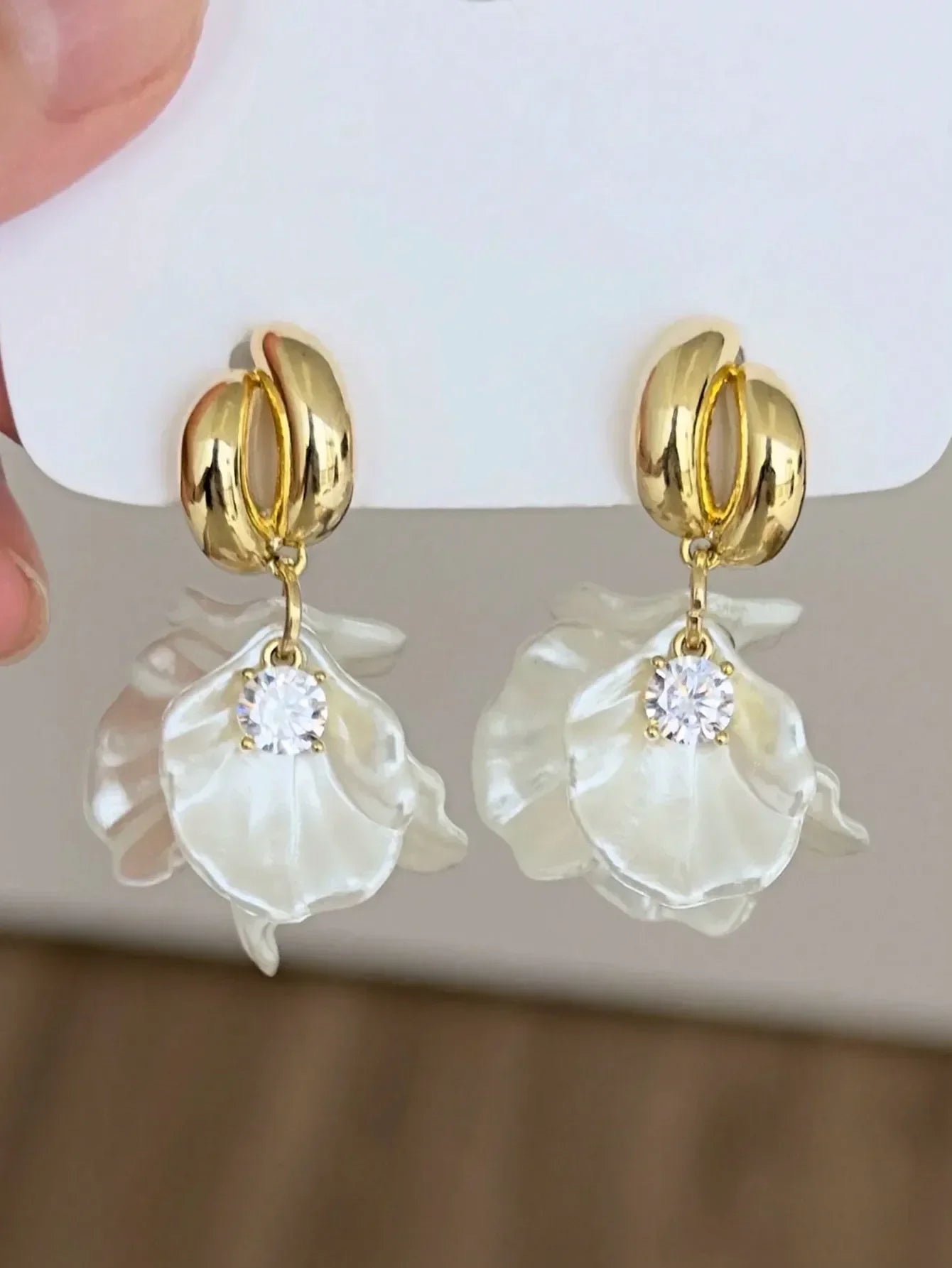 1pair Sweet High-Grade Delicate Petal & Flower Design Fashionable Daily Earrings For Elegant Women Valentines,Mom,Mother