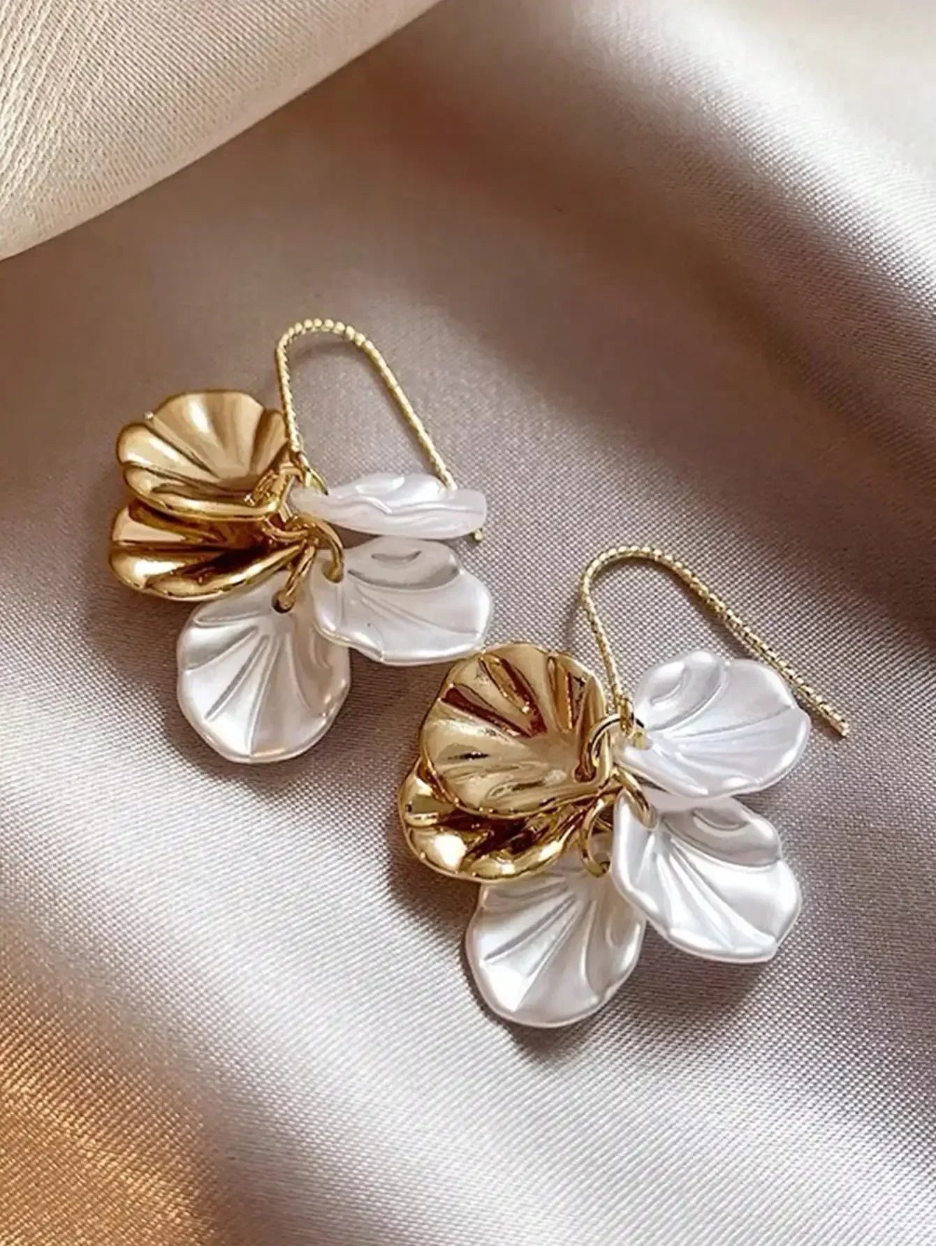 1pair Sweet High-Grade Delicate Petal & Flower Design Fashionable Daily Earrings For Elegant Women Valentines,Mom,Mother