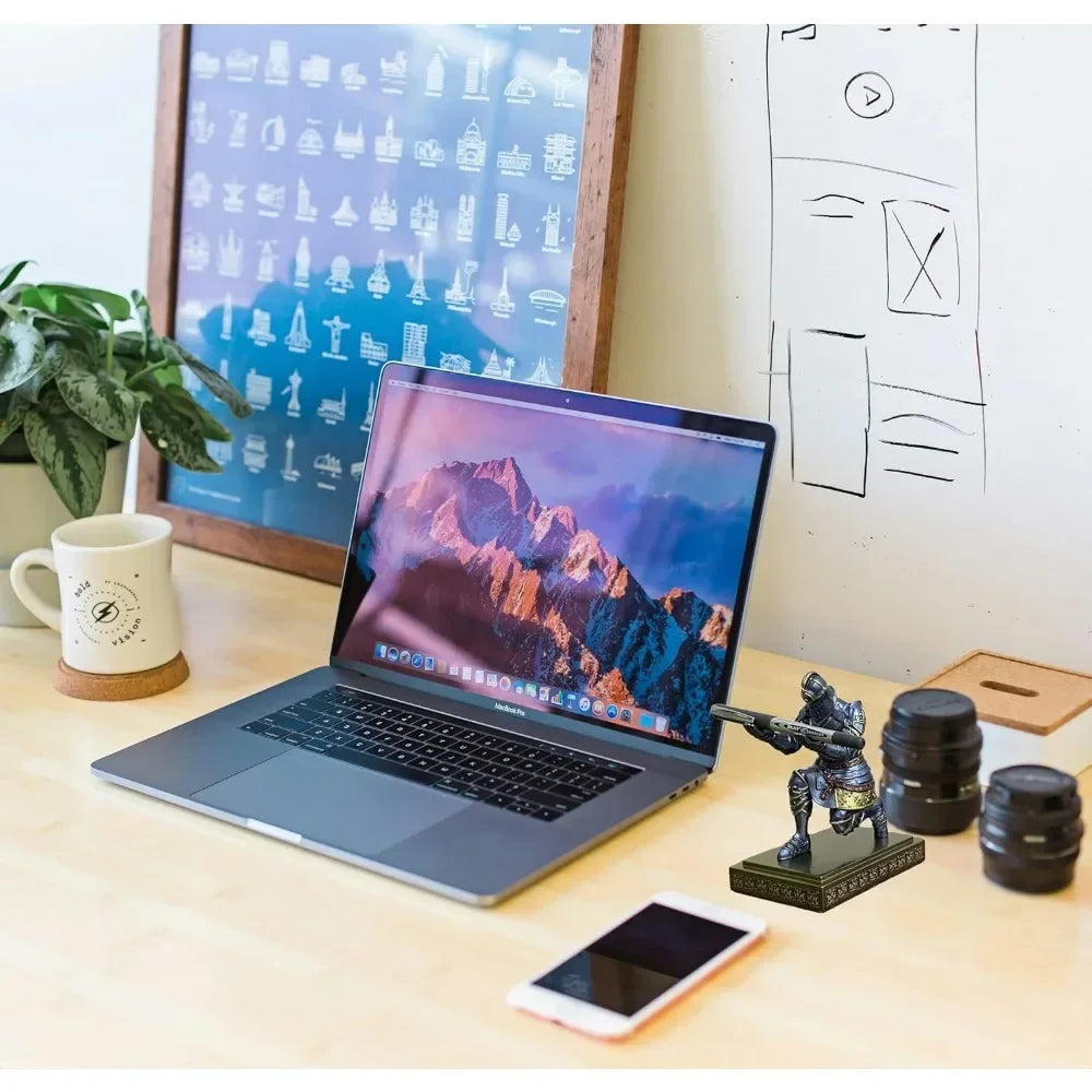 Knight pen holder desk Knight Statue Decoration Office desk decoration for men inspirational teacher desk decoration