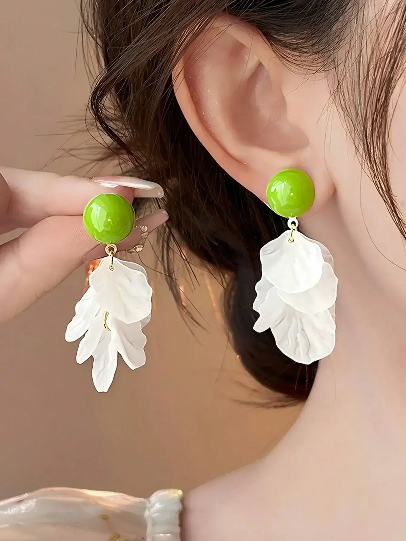 1pair Sweet High-Grade Delicate Petal & Flower Design Fashionable Daily Earrings For Elegant Women Valentines,Mom,Mother