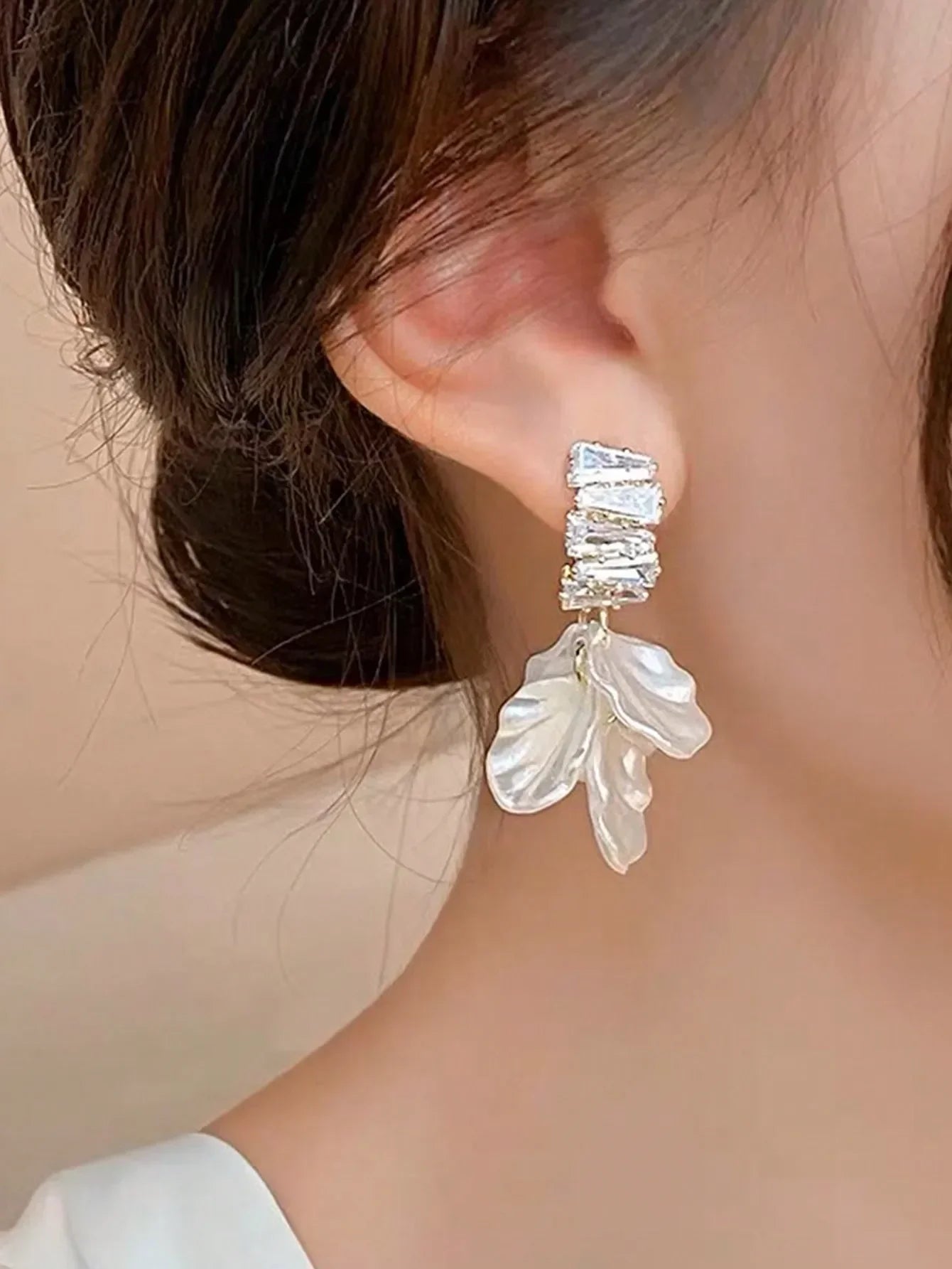 1pair Sweet High-Grade Delicate Petal & Flower Design Fashionable Daily Earrings For Elegant Women Valentines,Mom,Mother