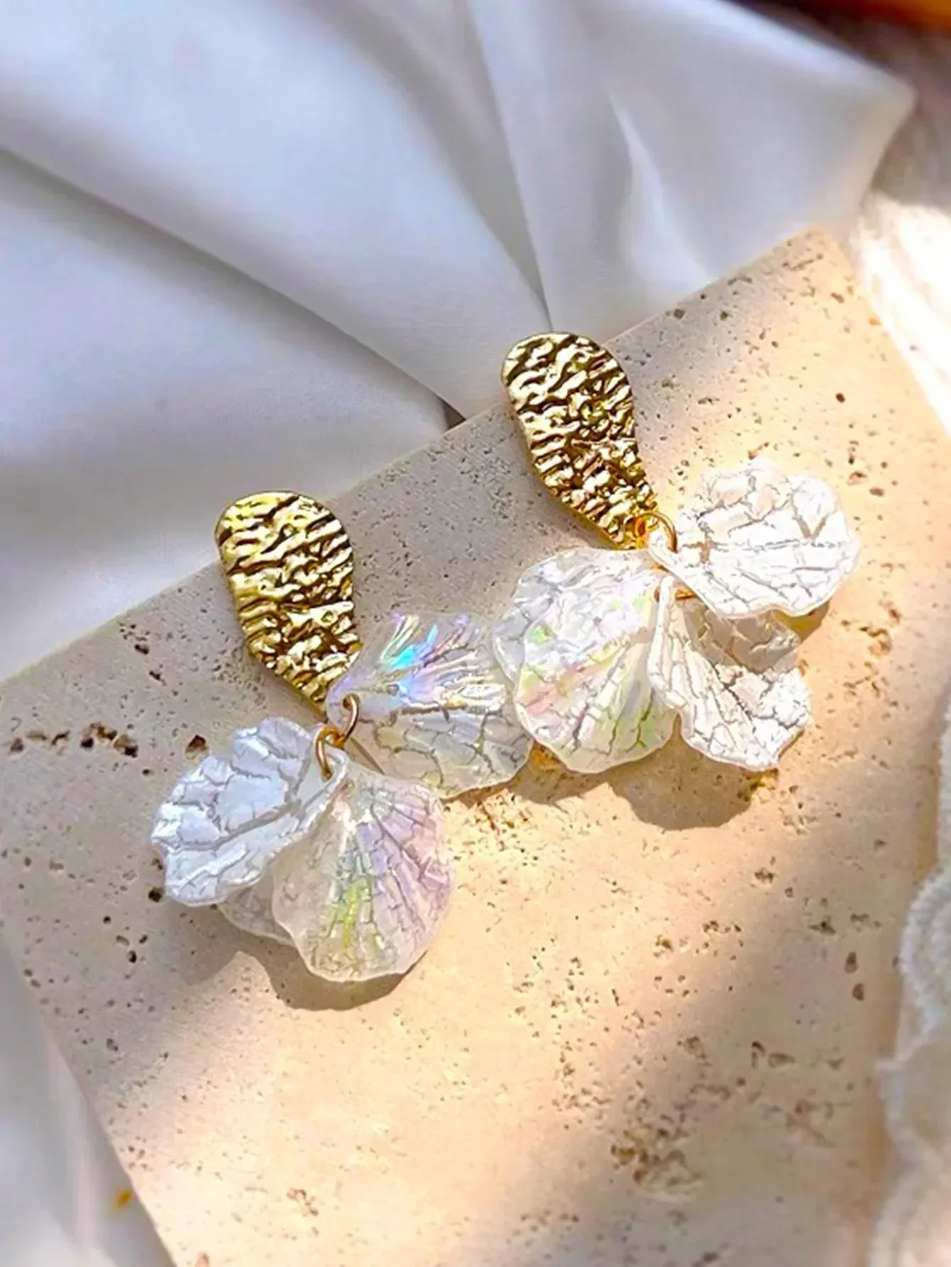 1pair Sweet High-Grade Delicate Petal & Flower Design Fashionable Daily Earrings For Elegant Women Valentines,Mom,Mother