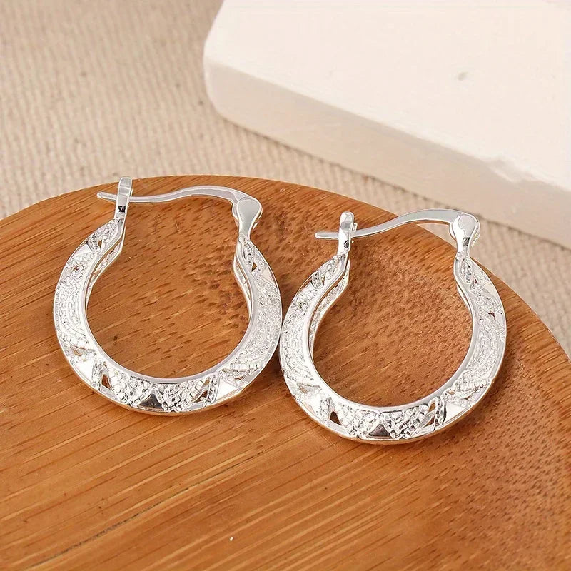 Hollow Out Hoop Earrings for Women Metallic Style Fashion Versatile Daily Wear Earrings Fancy Girl Gift Statement Jewelry