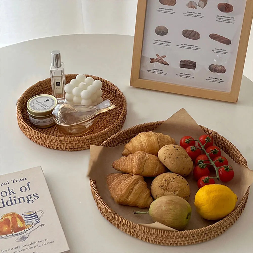 Circular rattan tray, storage basket, natural hand woven basket, bread, fruit and food tray, household kitchen supplies tray