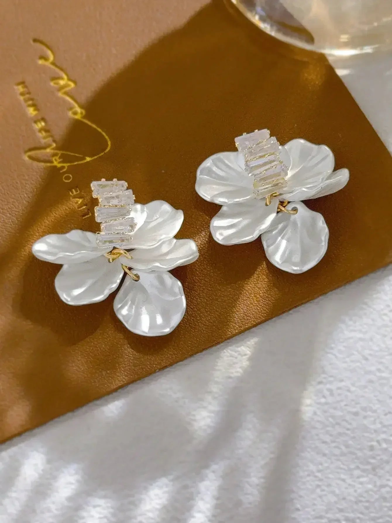 1pair Sweet High-Grade Delicate Petal & Flower Design Fashionable Daily Earrings For Elegant Women Valentines,Mom,Mother