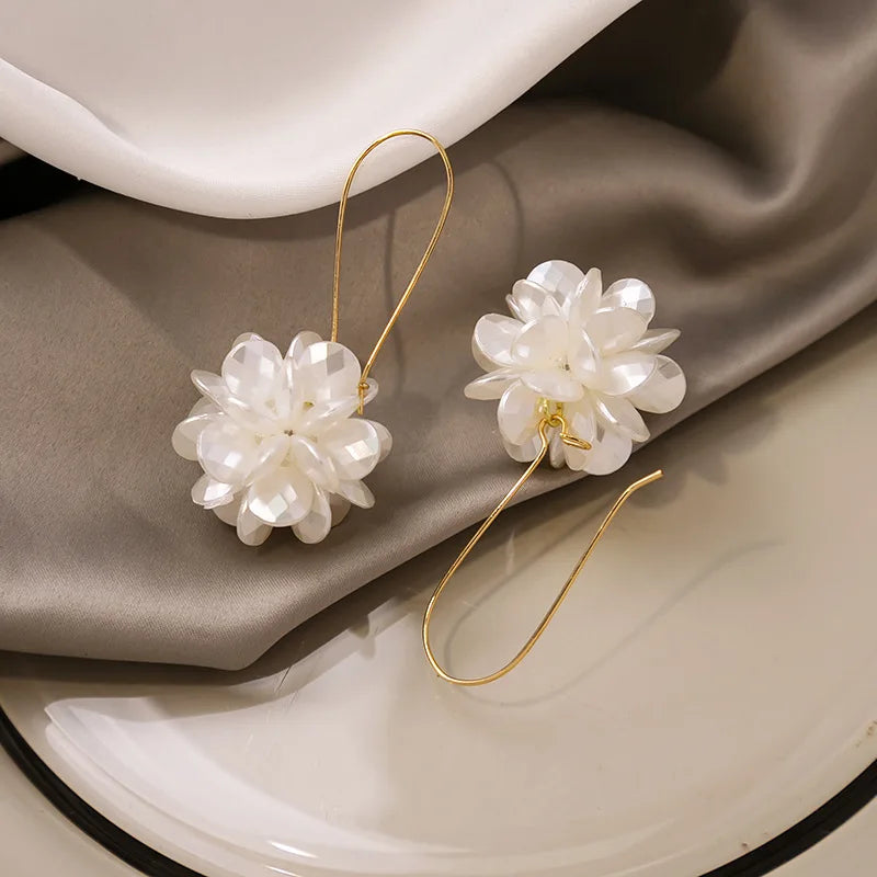 Exaggerated White Flower Drop Earrings Elegant Imitation Pearl Dangle Earrings Party Wedding Jewellery Gift For Women K-