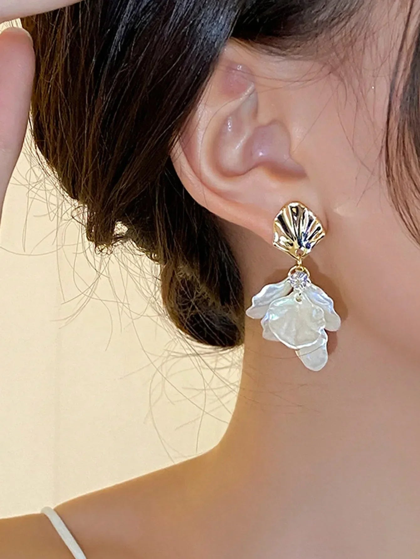 1pair Sweet High-Grade Delicate Petal & Flower Design Fashionable Daily Earrings For Elegant Women Valentines,Mom,Mother