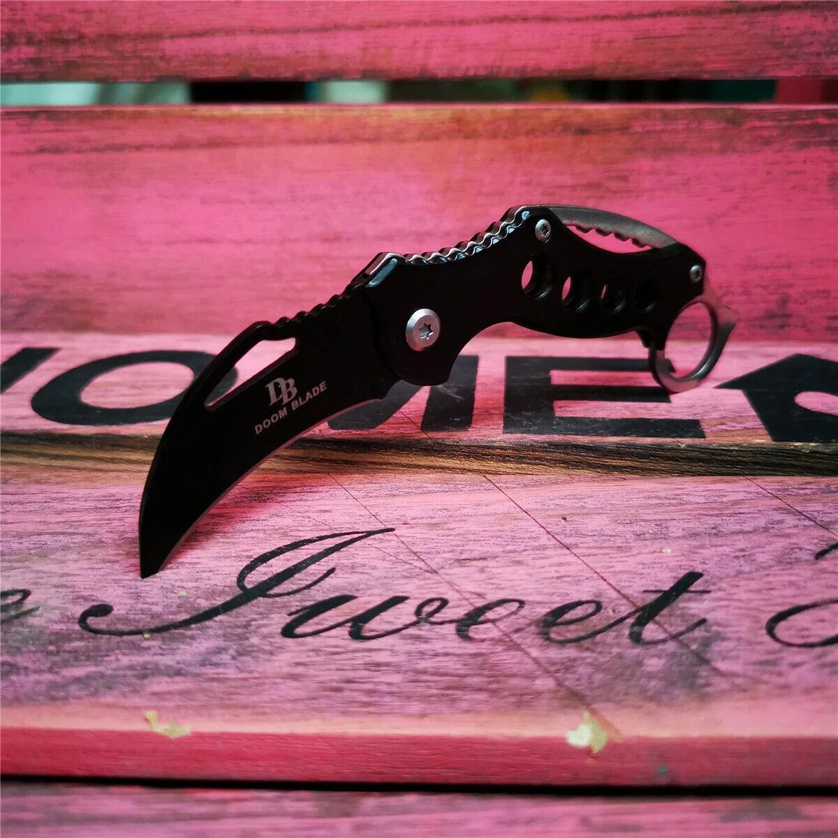 High-quality Wilderness Essential Tactical Self-defense Knife Outdoor Survival