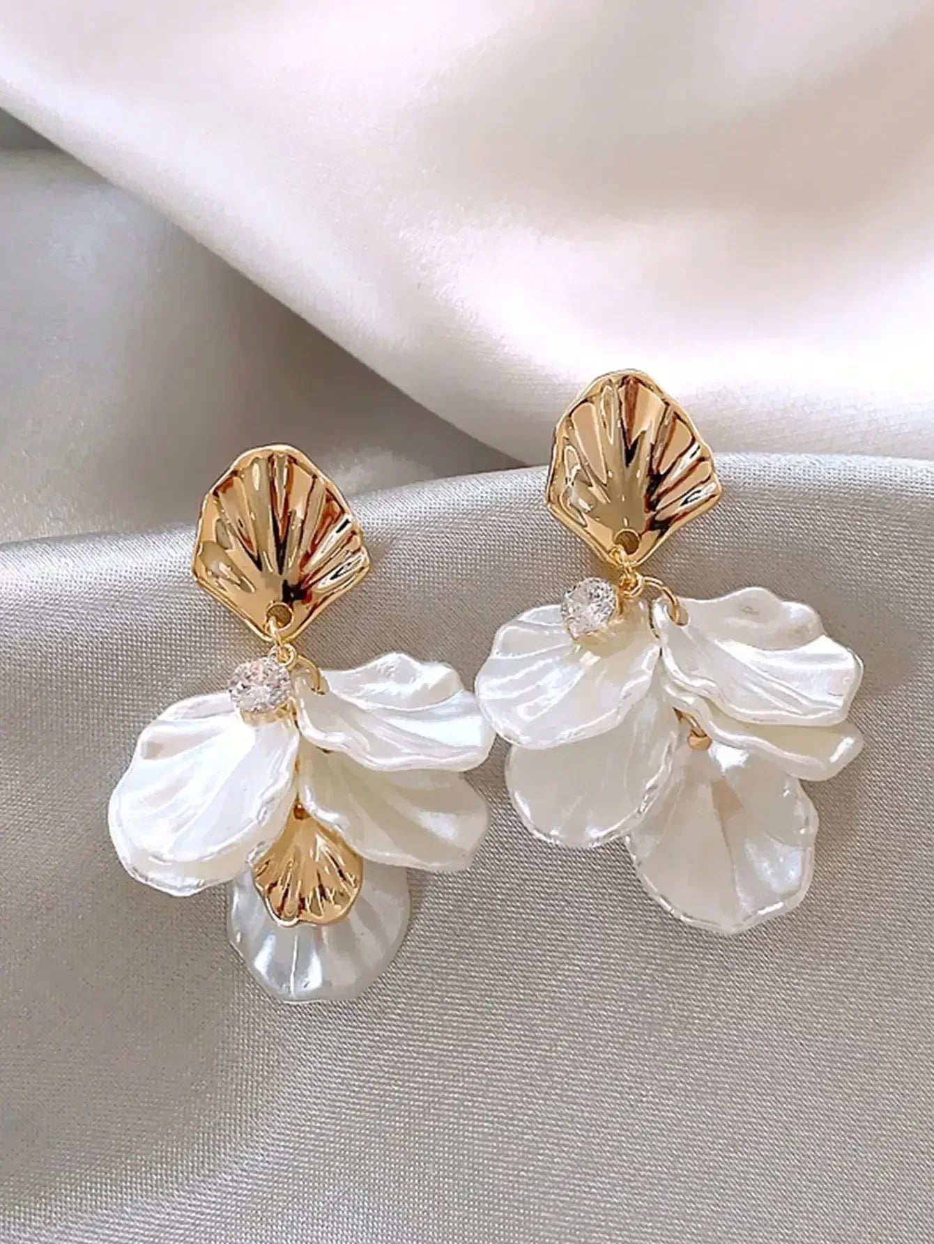 1pair Sweet High-Grade Delicate Petal & Flower Design Fashionable Daily Earrings For Elegant Women Valentines,Mom,Mother