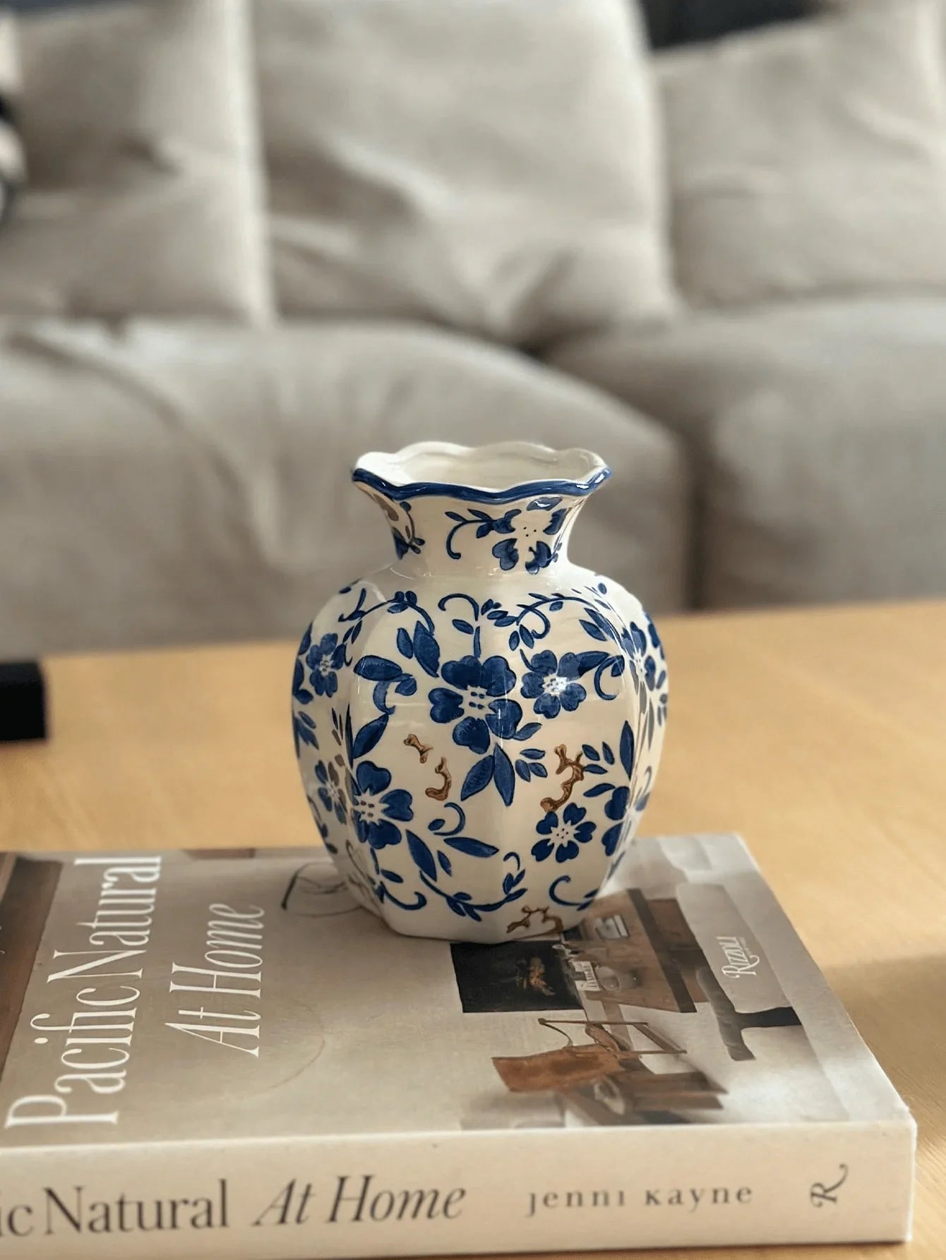 1 Pc Blue & White Porcelain Vase, New Chinese Retro Flower Vase, Living Room, Entrance, Office Floral Decor, Atmosphere Photogra