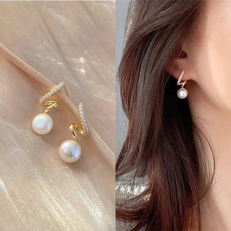 WUKALO 2024 New Elegant Gold Color Heart Pearl Stud Earrings Korean Fashion Jewelry For Woman Girls Accessories Wholesale